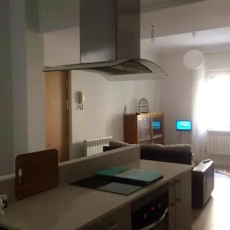 With 2 Bedrooms In Apart Bajo Izquierdo , With Wifi Salamanca