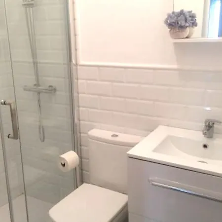 With 2 Bedrooms In Apart Bajo Izquierdo With Wifi Salamanka