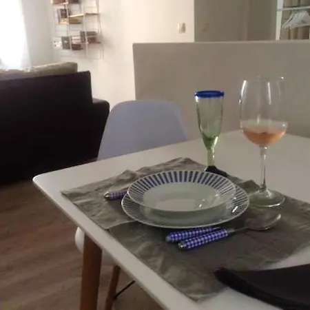 With 2 Bedrooms In Apart Bajo Izquierdo With Wifi Salamanka